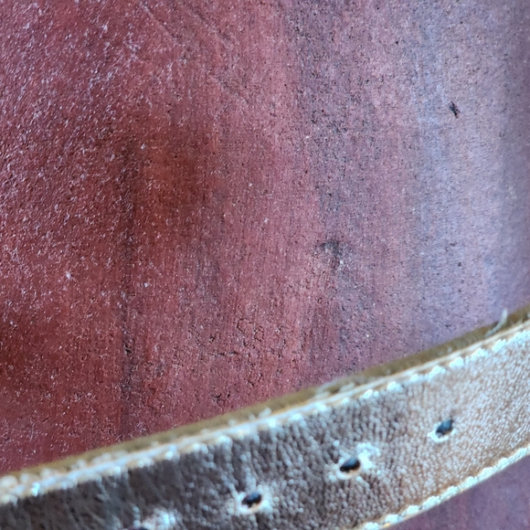 Gold Metallic Belt with Decorative Gold Buckle 1 ¼ Inch Wide 35" M/L - Picture 5 of 6